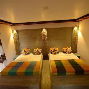 Couette-café Eco Chalet - Airport Transit, Negombo